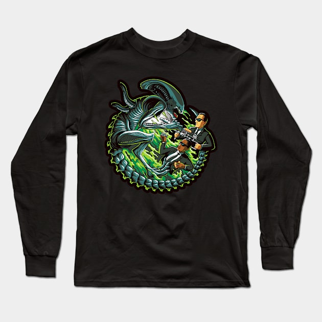 alien vs MIB Long Sleeve T-Shirt by bpkardijan